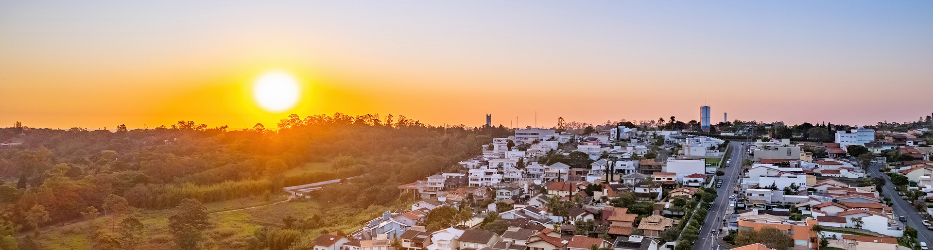 Vista do bairro ao pôr do sol.